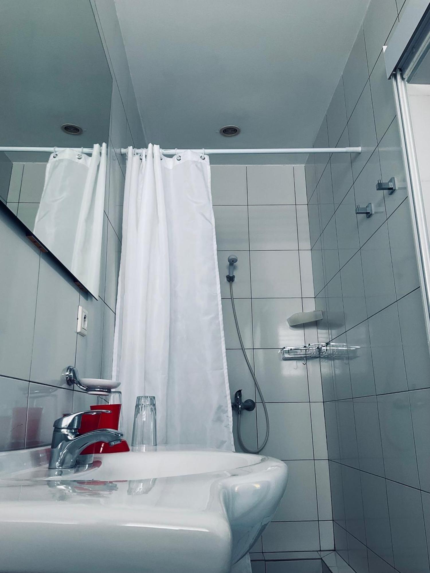 Kokoloko Hotel Ambatoloaka  Eksteriør billede