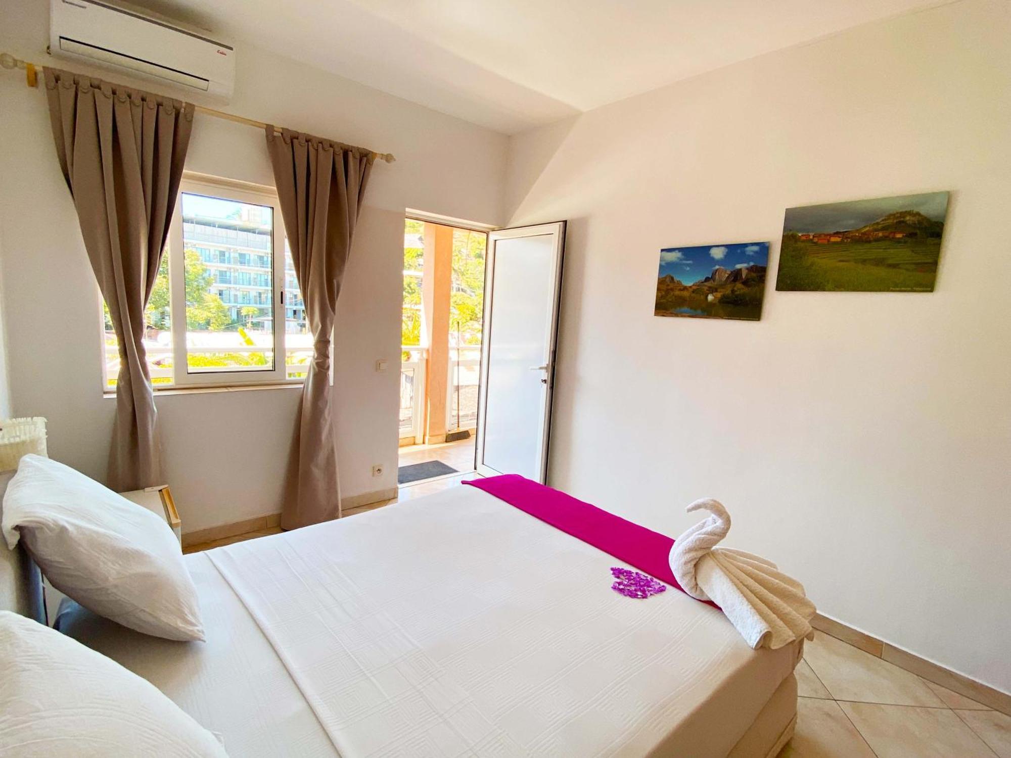 Kokoloko Hotel Ambatoloaka  Eksteriør billede