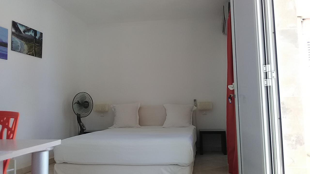 Kokoloko Hotel Ambatoloaka  Eksteriør billede